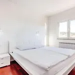 아파트 Host *