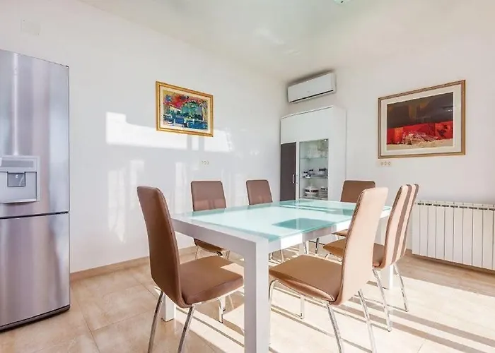 Apartament Host